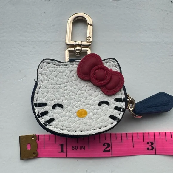 Hello Kitty Bag Charm - Picture 2 of 4